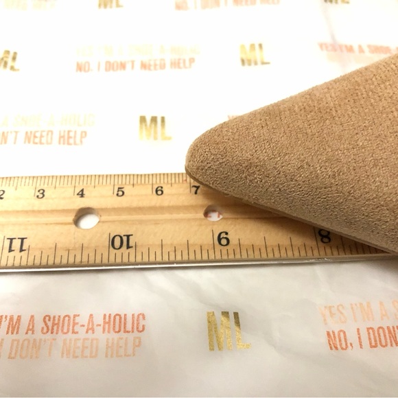 NWT MISS LOLA Nude Heels - Picture 6 of 8